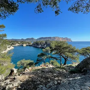 https://studio-cosy-proche-saint-cyr-sur-mer.fr-provencehotel.com
